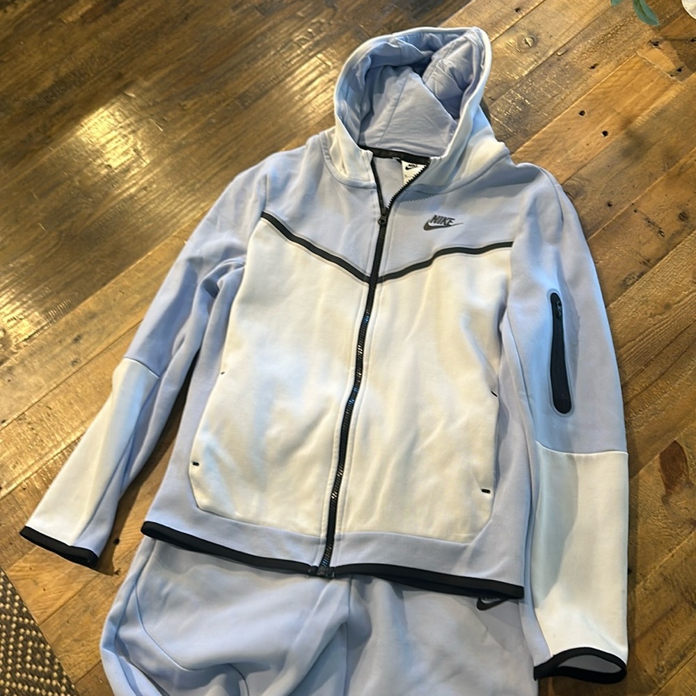 Nike Tech set
